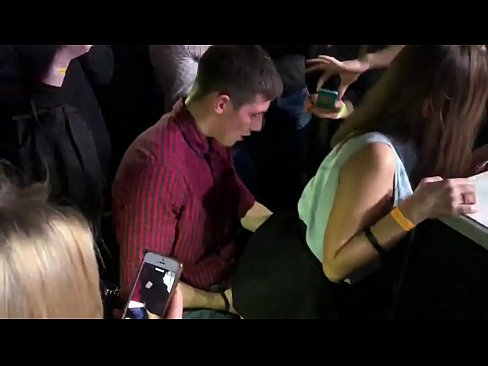 ❤️ Rigtig sex i en russisk natklub. 18-årig russisk pige i anus og vagina kneppet i en natklub Kvalitets porno at da.nastypornpics-com.ru ️❤