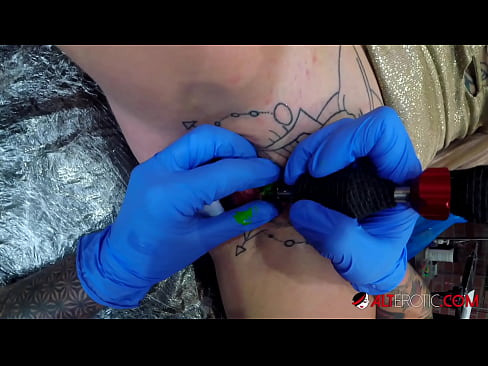 ❤️ Ekstremt tatoveret hottie Sully Savage fik en tatovering på sin klitoris Kvalitets porno at da.nastypornpics-com.ru ️❤